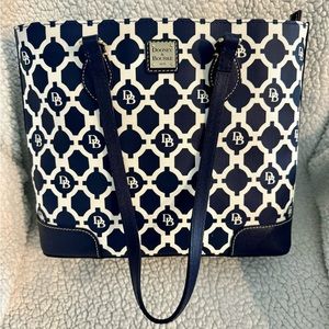 Dooney & Bourke Tote/ Purse. Navy and White.